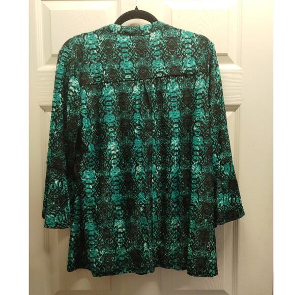 Notations Women's Size Large Green Snakeskin Print Bell Sleeve Popover Top - Picture 3 of 7